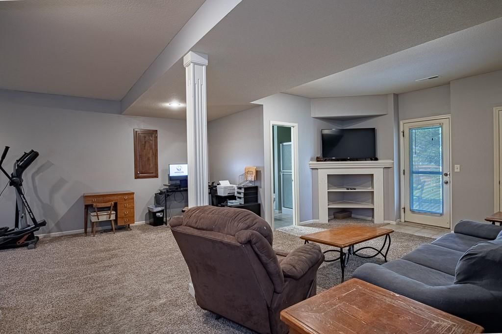 1000 SW Redbud Circle — photo 42