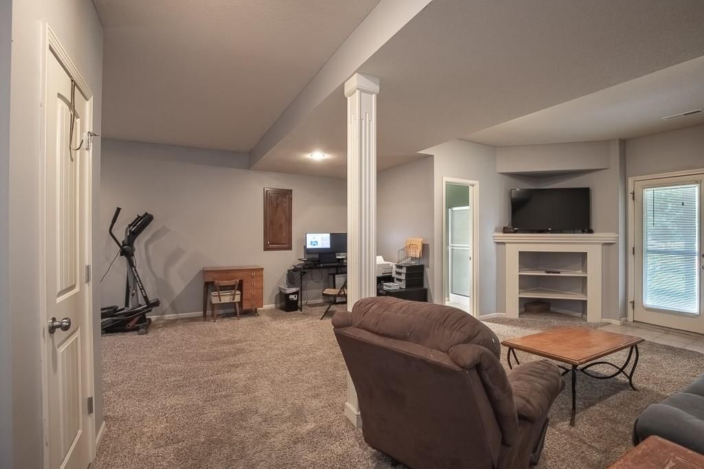 1000 SW Redbud Circle — photo 43