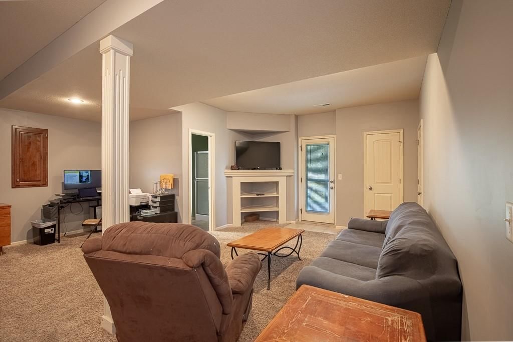 1000 SW Redbud Circle — photo 44