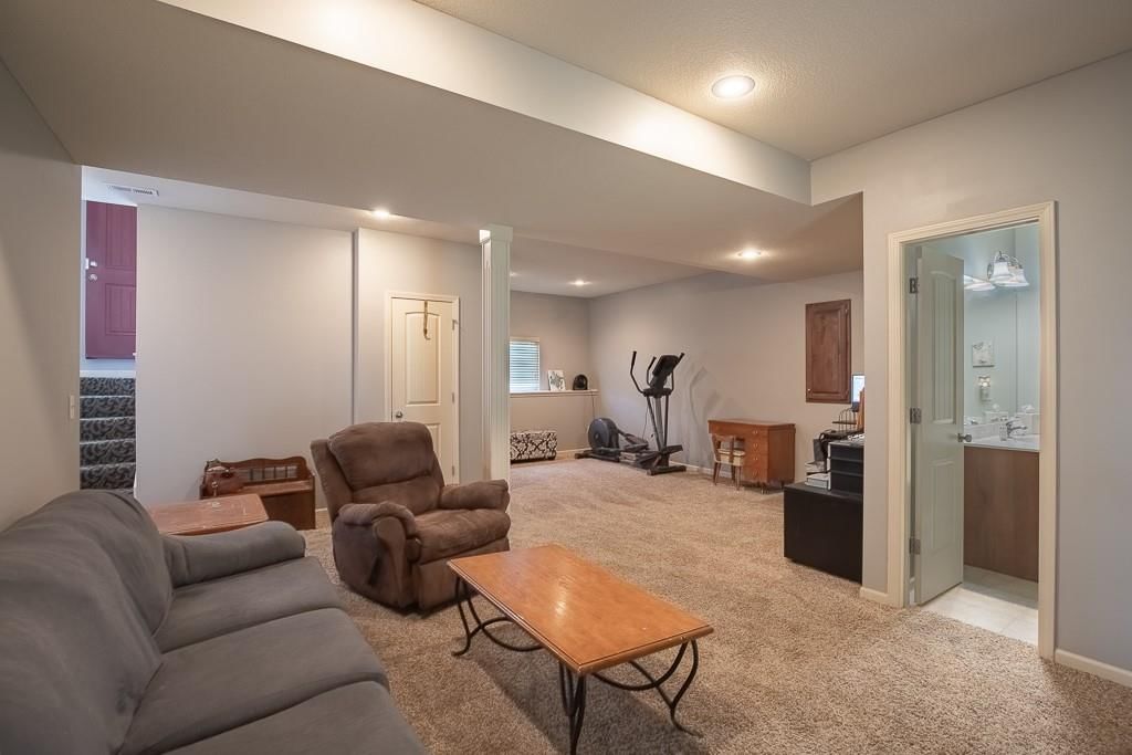 1000 SW Redbud Circle — photo 50