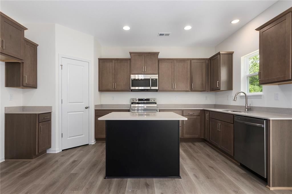 530 Lemon Mint Drive — photo 9
