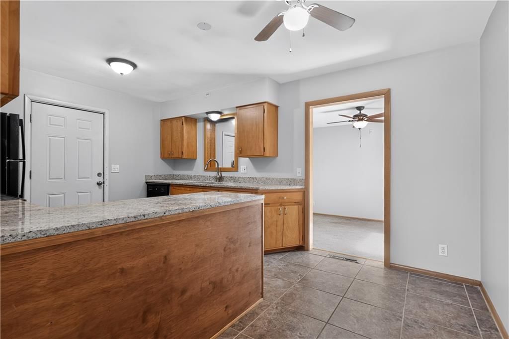 3608 E 106TH Terrace — photo 5