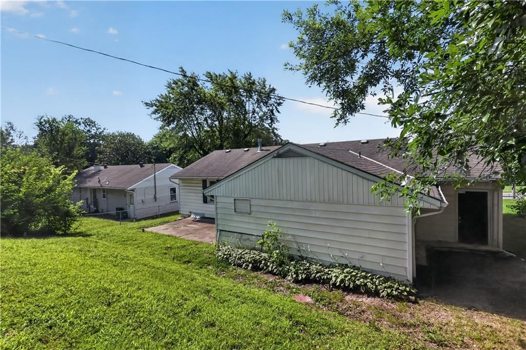 3608 E 106TH Terrace — photo 16