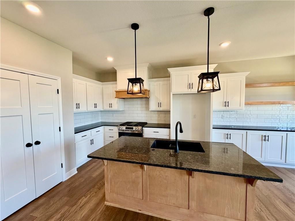 524 Skyview Lane — photo 2