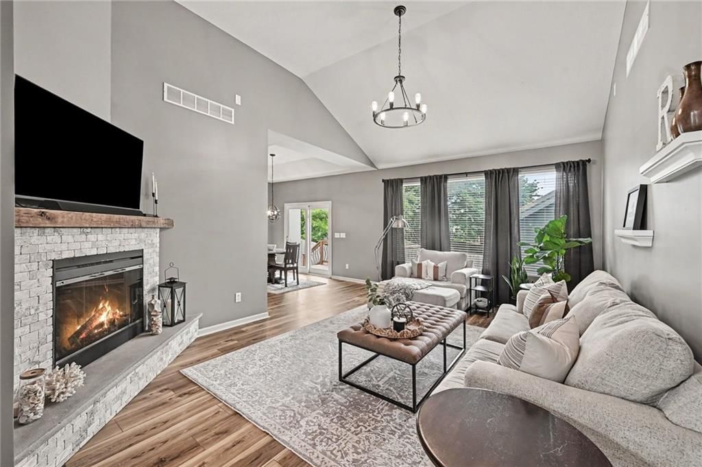 3704 NW Windburn Drive — photo 3