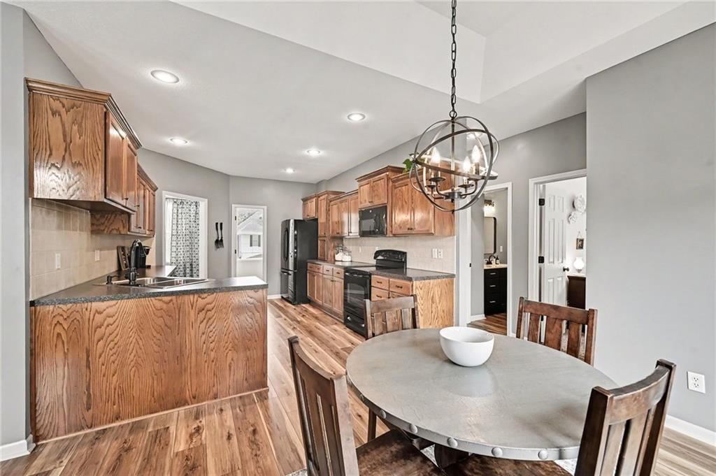 3704 NW Windburn Drive — photo 5