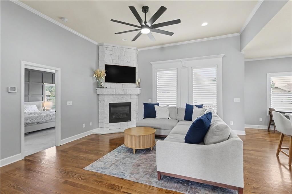 5724 N Kirkwood Avenue — photo 3