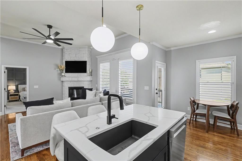 5724 N Kirkwood Avenue — photo 7