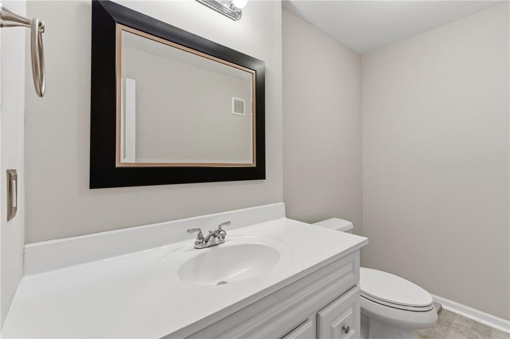 7152 Woodstock Street — photo 28
