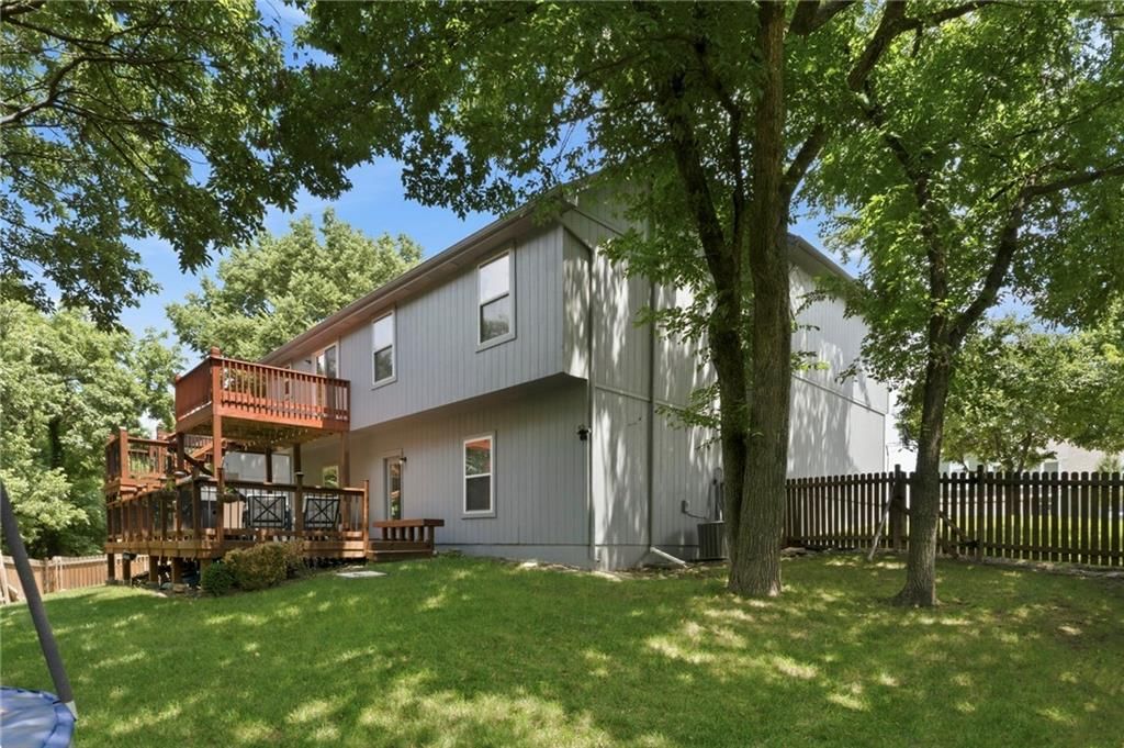 7152 Woodstock Street — photo 32