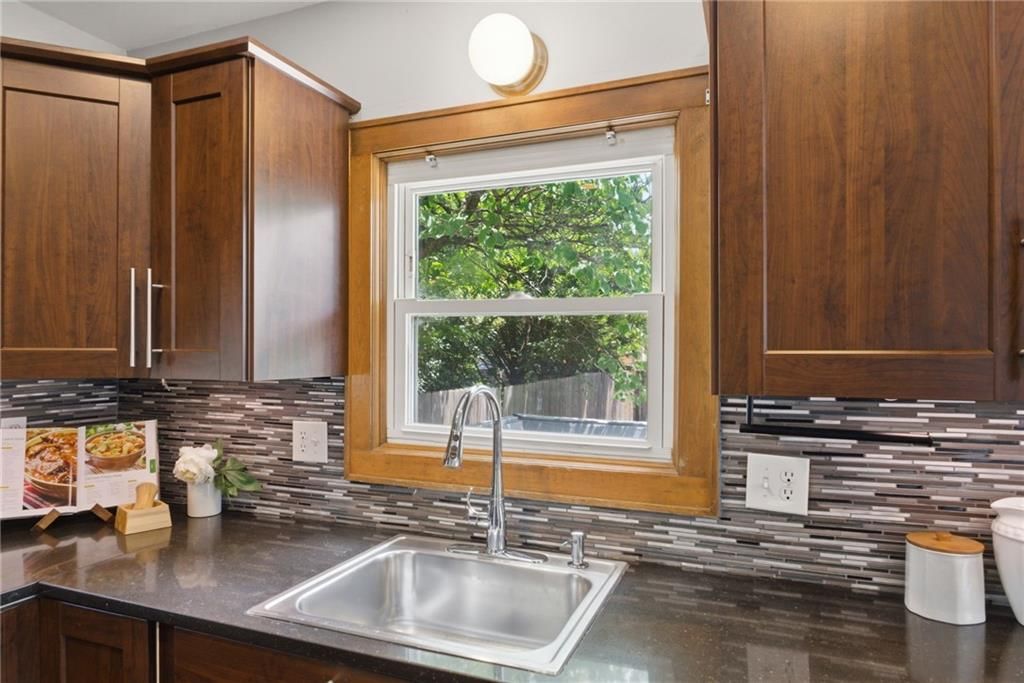 5811 Charlotte Street — photo 11