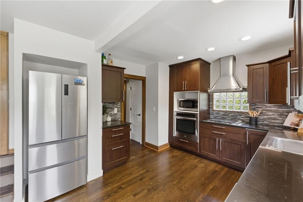 5811 Charlotte Street — photo 14