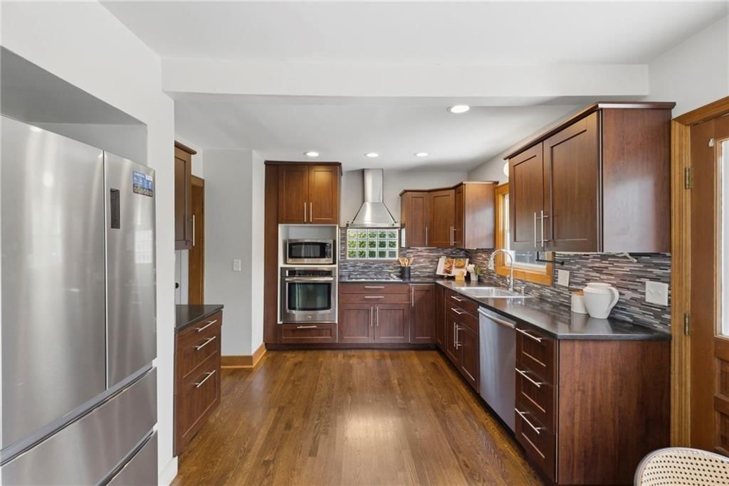 5811 Charlotte Street — photo 16