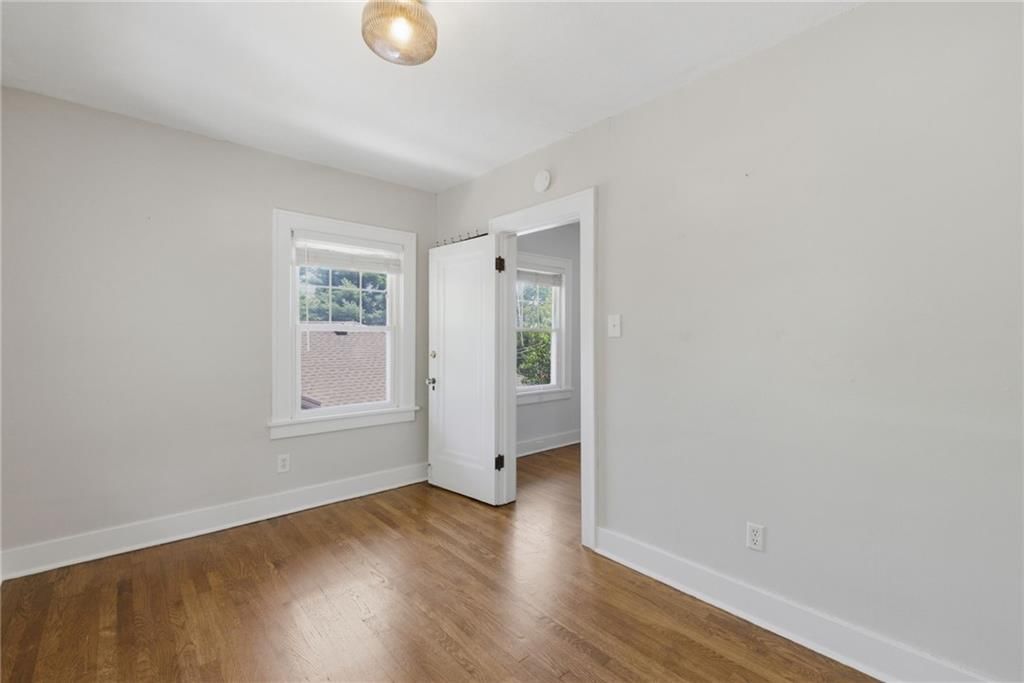 5811 Charlotte Street — photo 28