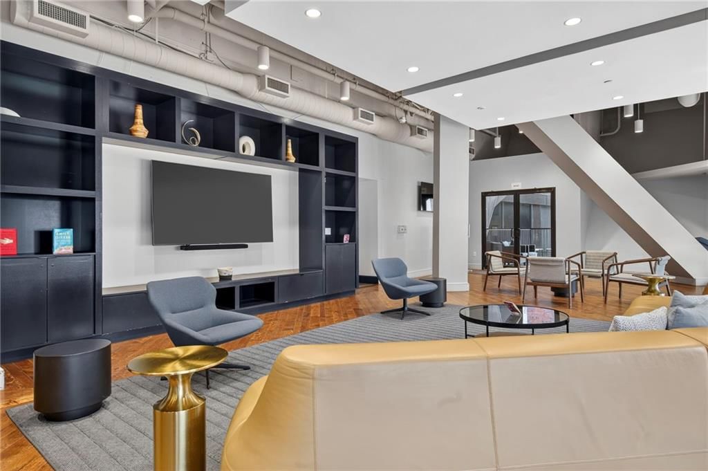 1101 Walnut Street — photo 35