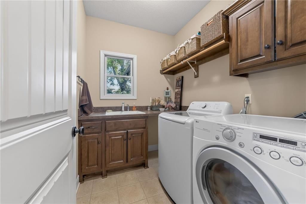 9411 N Kensington Avenue — photo 20