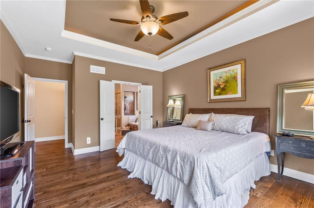 9411 N Kensington Avenue — photo 25