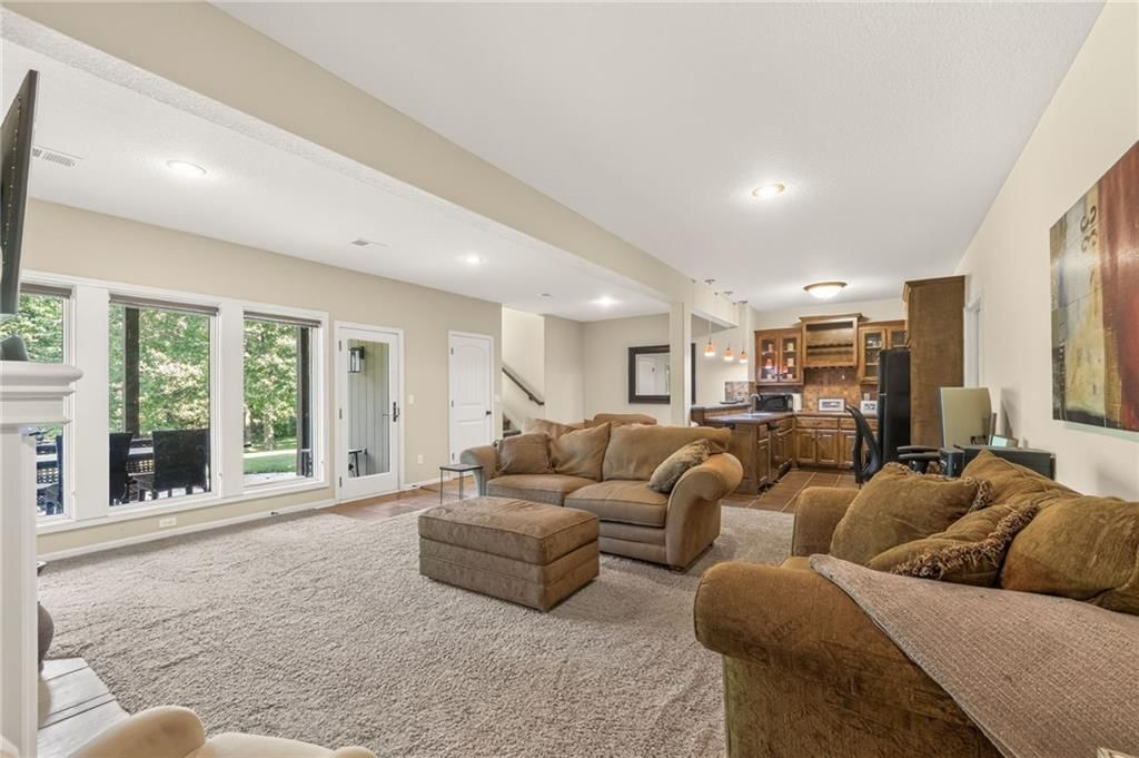 9411 N Kensington Avenue — photo 32