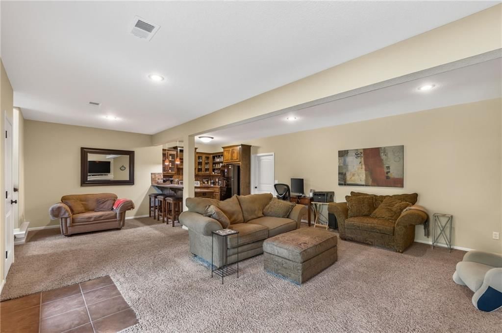 9411 N Kensington Avenue — photo 36