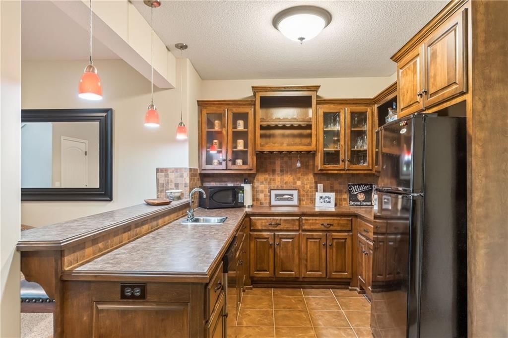 9411 N Kensington Avenue — photo 39