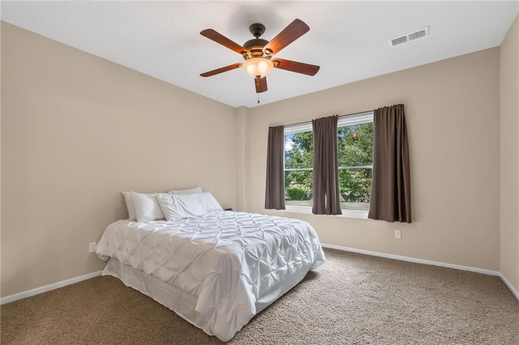 9411 N Kensington Avenue — photo 40