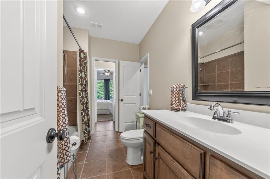 9411 N Kensington Avenue — photo 42