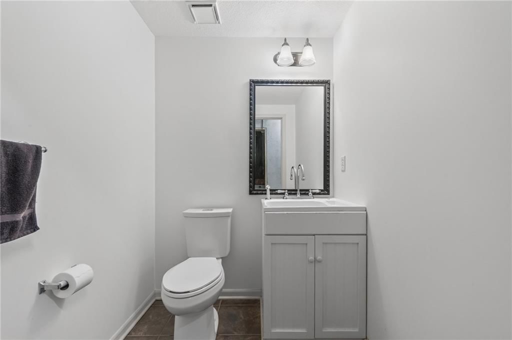 9411 N Kensington Avenue — photo 51