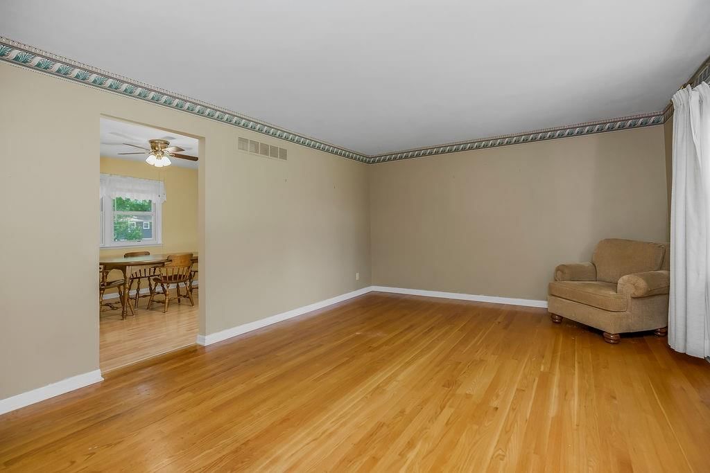 2518 N 82nd Terrace — photo 5