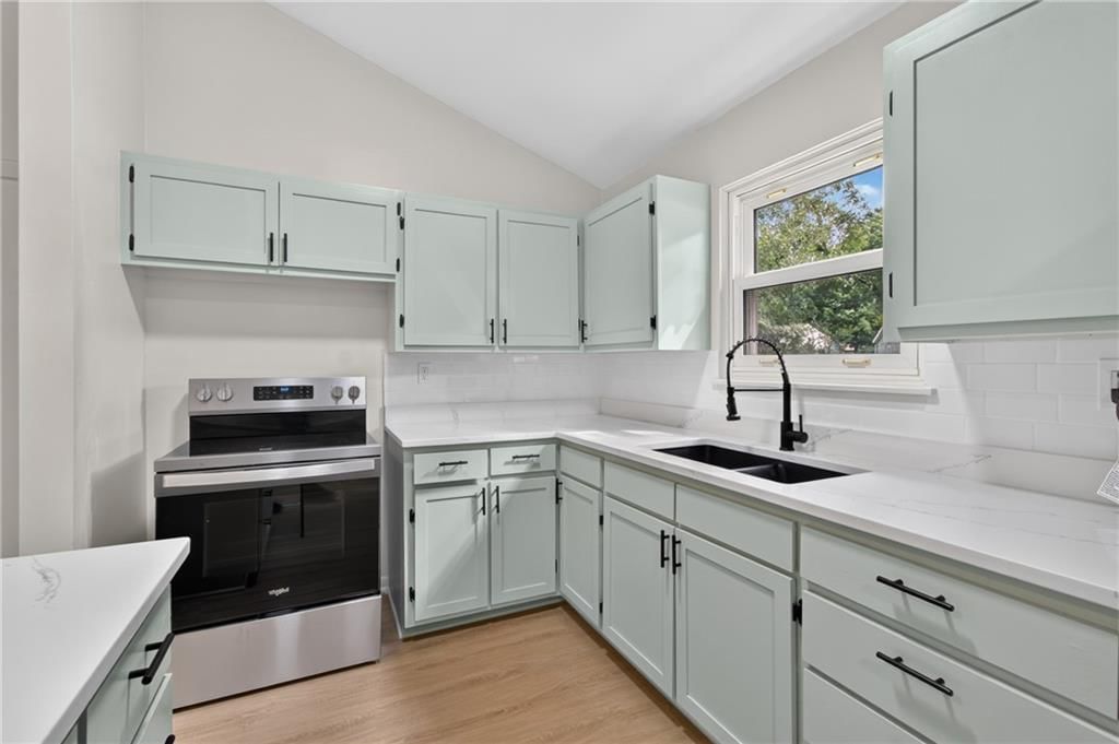 501 Park Avenue — photo 11
