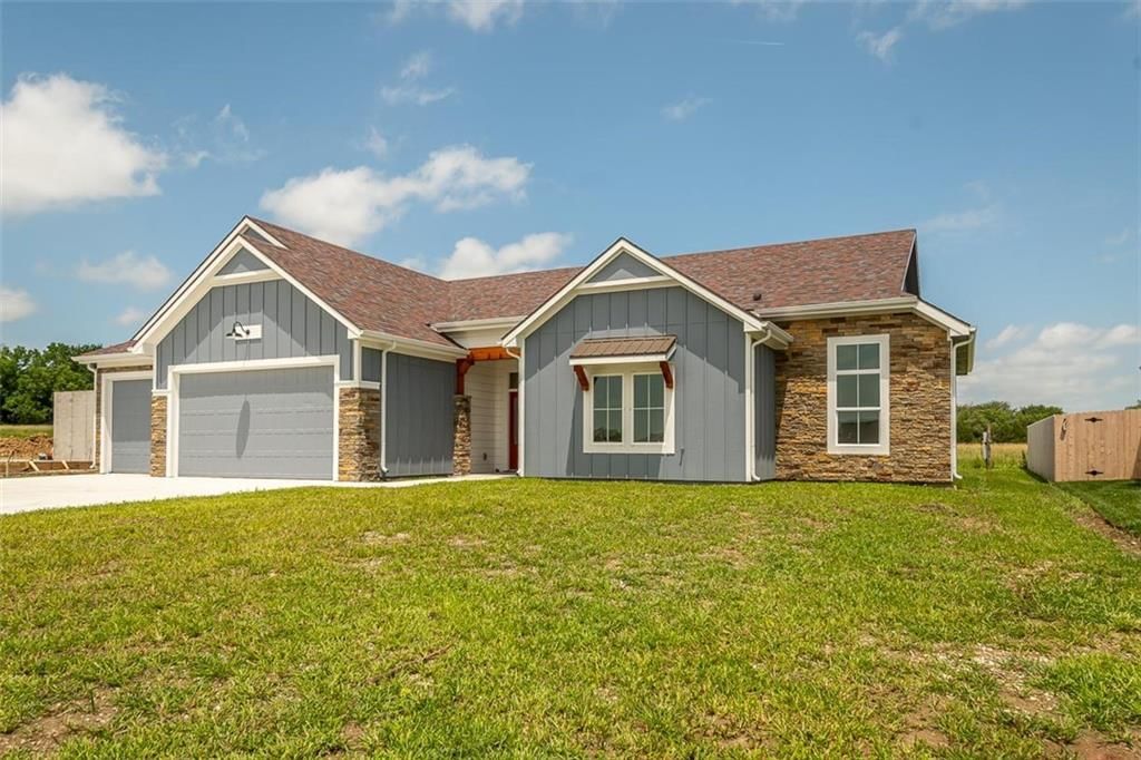 1018 Bluestem Circle — photo 2