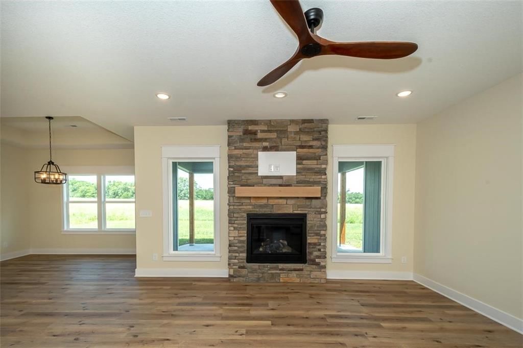 1018 Bluestem Circle — photo 8