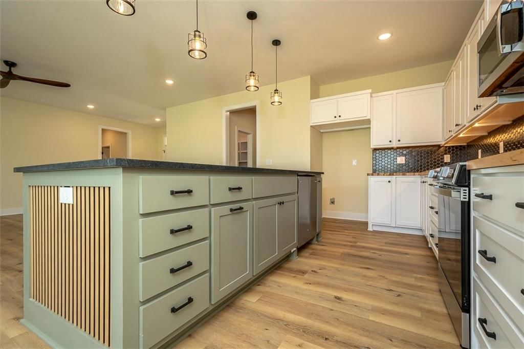 1018 Bluestem Circle — photo 15
