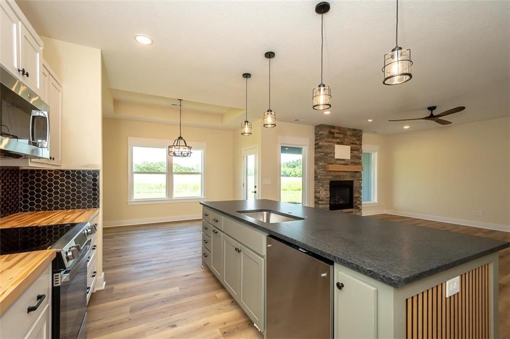 1018 Bluestem Circle — photo 17