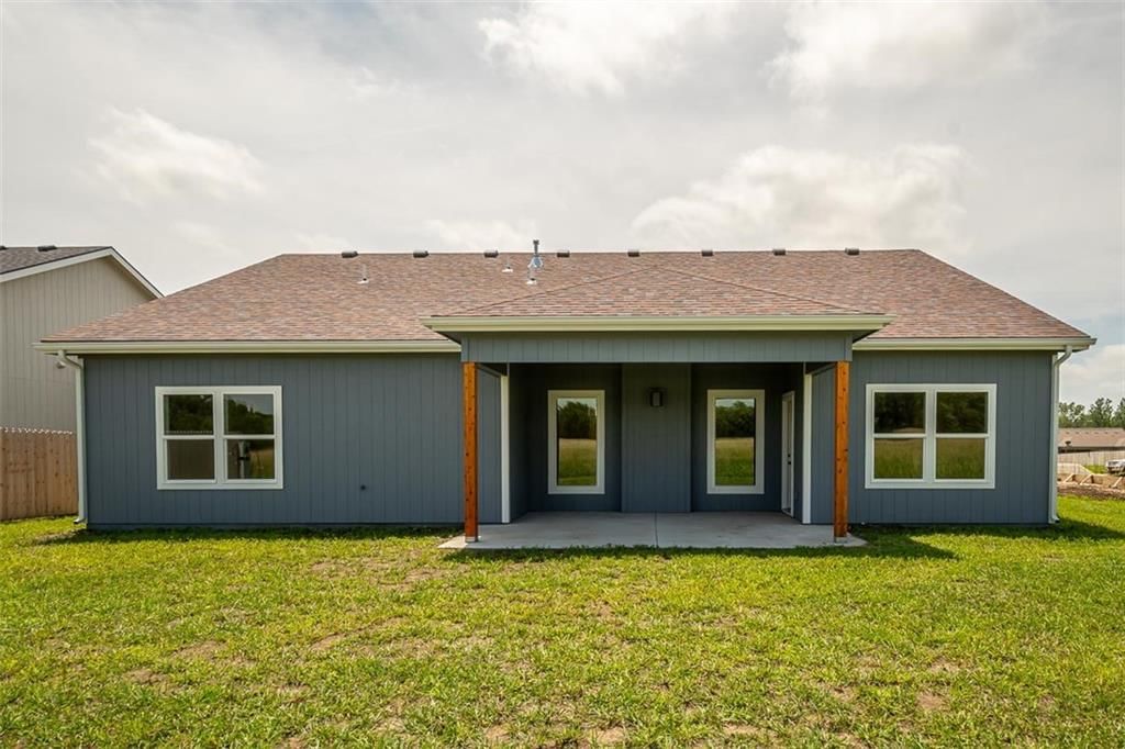 1018 Bluestem Circle — photo 41
