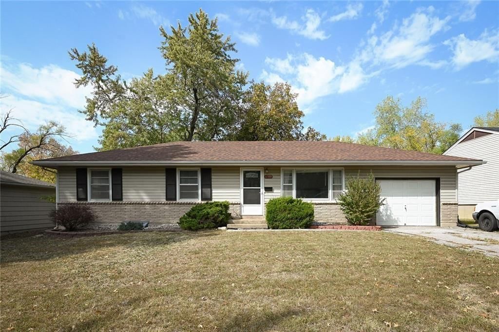 6100 E 148th Terrace, Grandview, MO