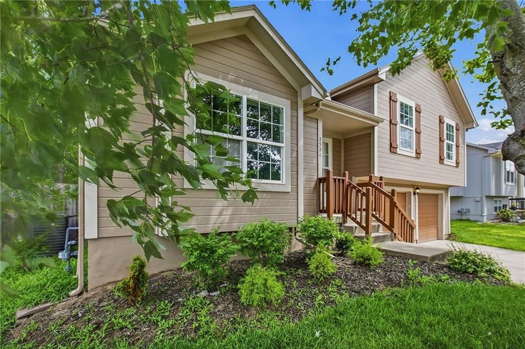 2521 NW Richard Street — photo 4