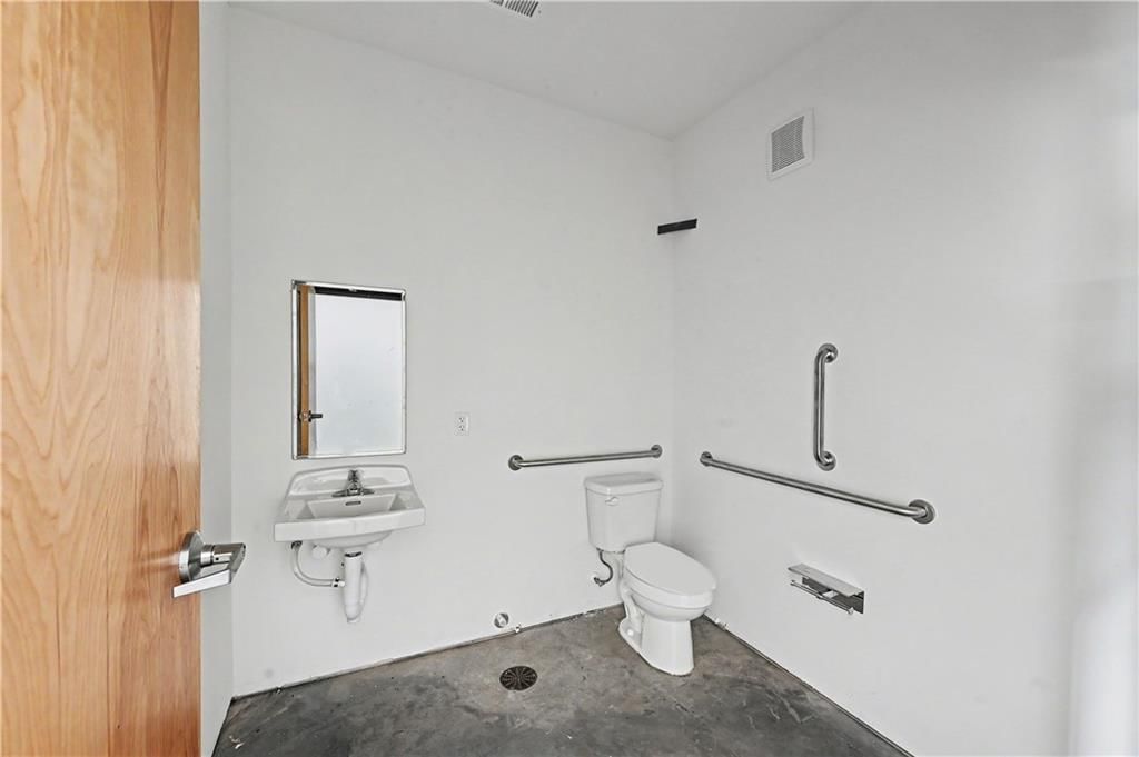 208 W Richardson Street — photo 9