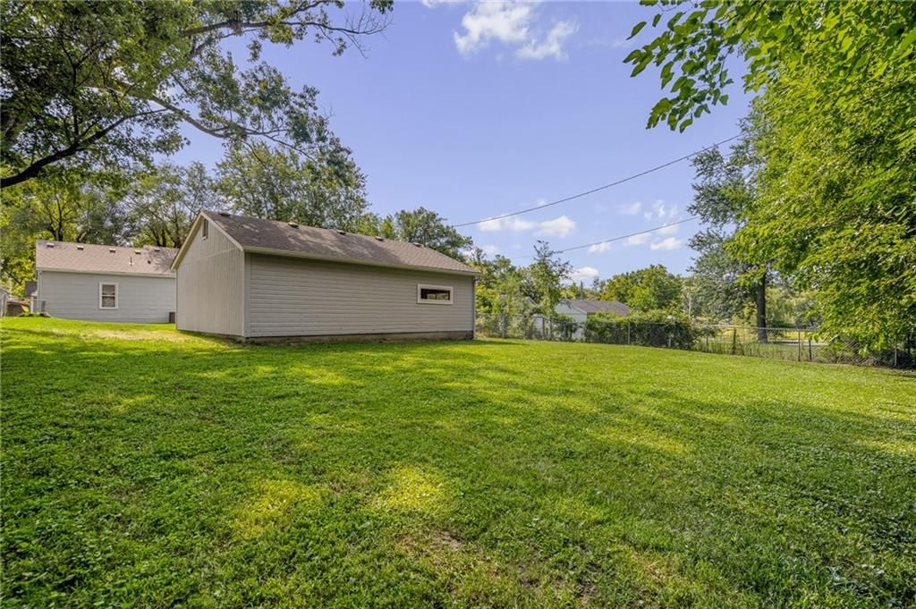 205 N Independence Street — photo 28