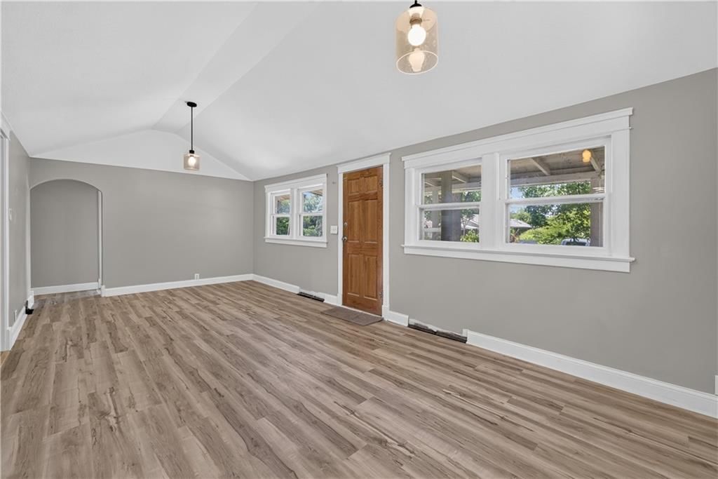 225 S Hardy Avenue — photo 3