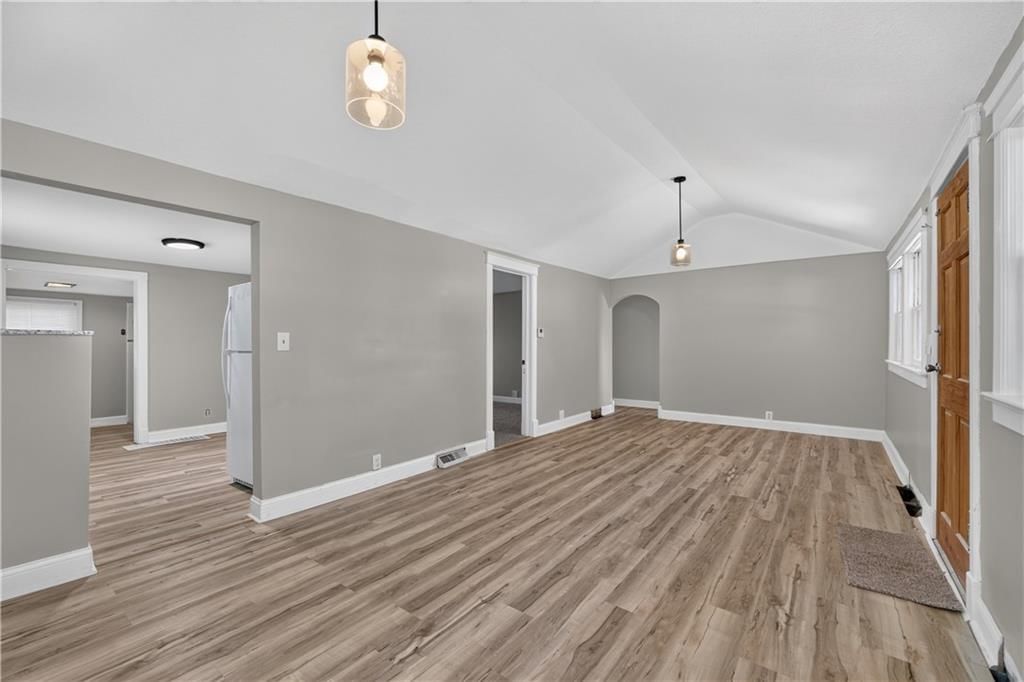225 S Hardy Avenue — photo 4