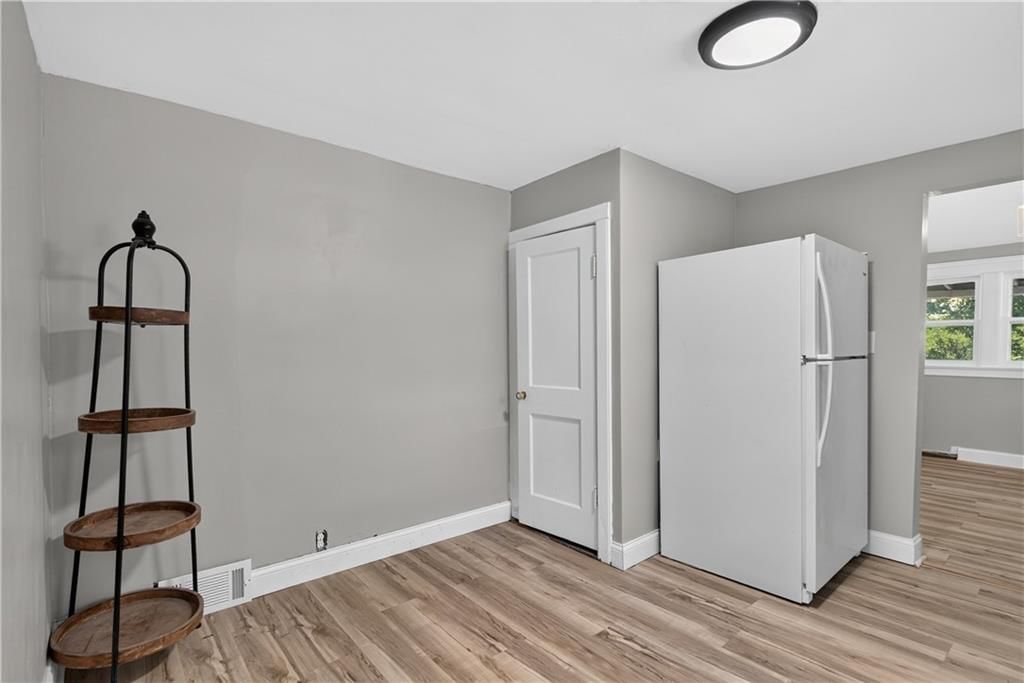 225 S Hardy Avenue — photo 8