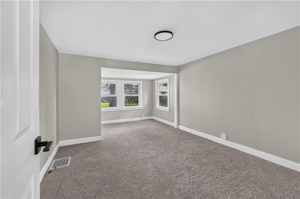 225 S Hardy Avenue — photo 11