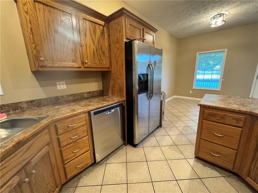 110 W Mill Street — photo 14