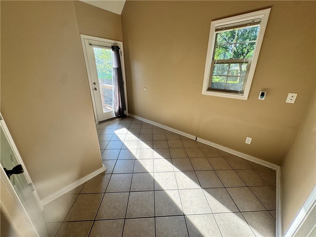 110 W Mill Street — photo 32