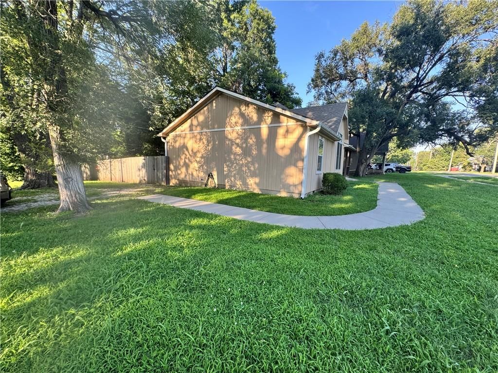 110 W Mill Street — photo 38