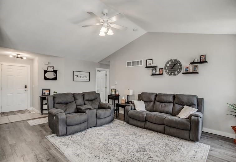 1320 Pin Oak Circle — photo 4