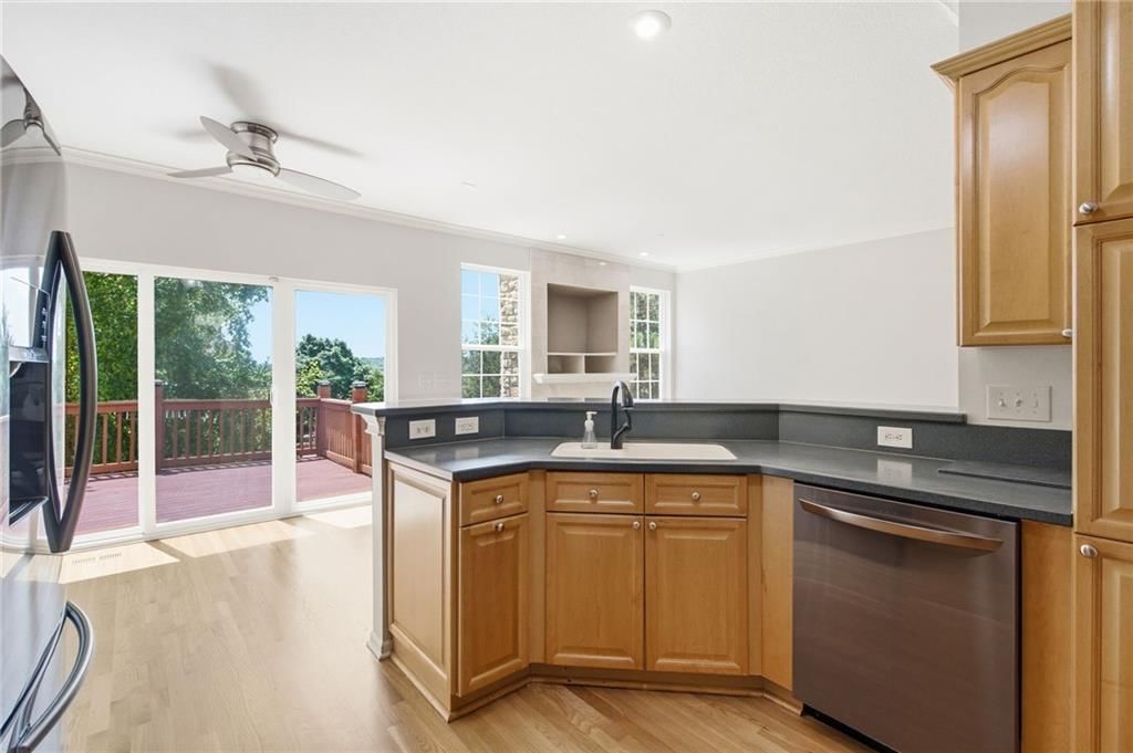 16144 Linden Street — photo 16