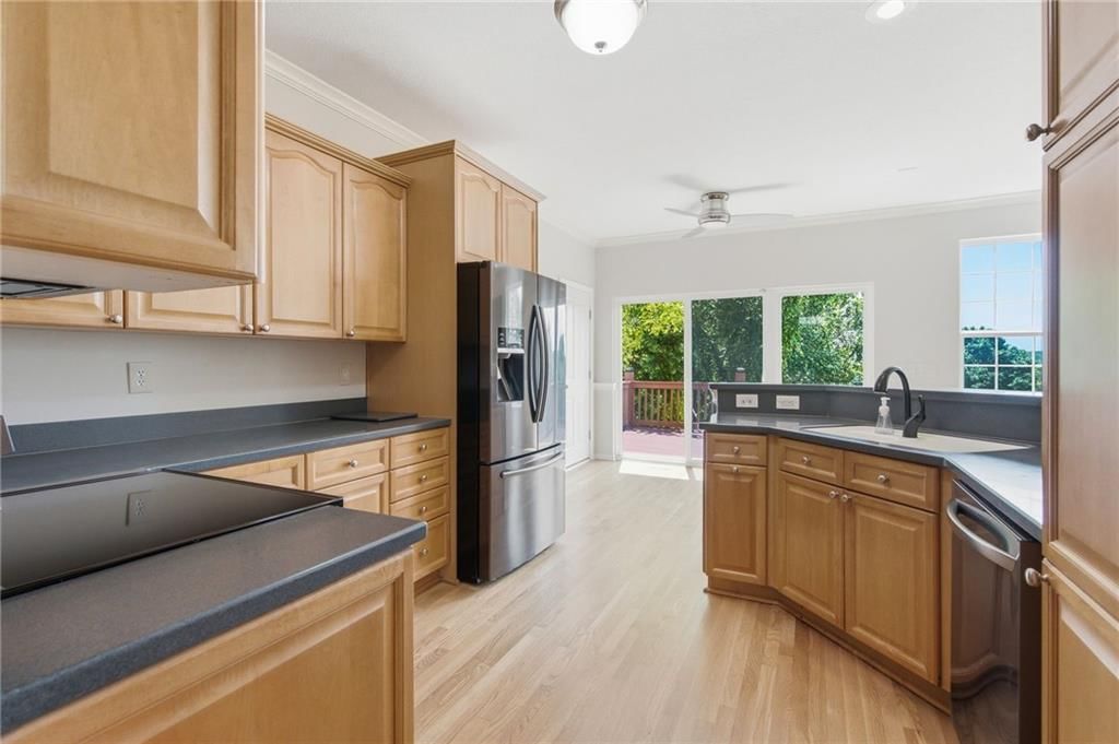 16144 Linden Street — photo 17