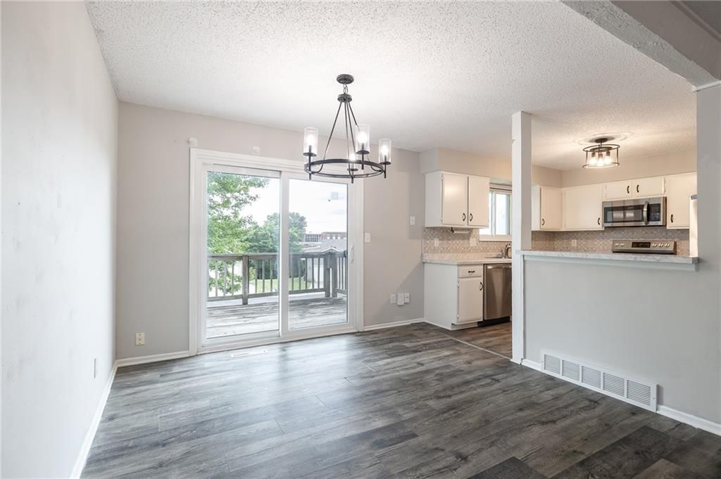 5722 N London Avenue — photo 9