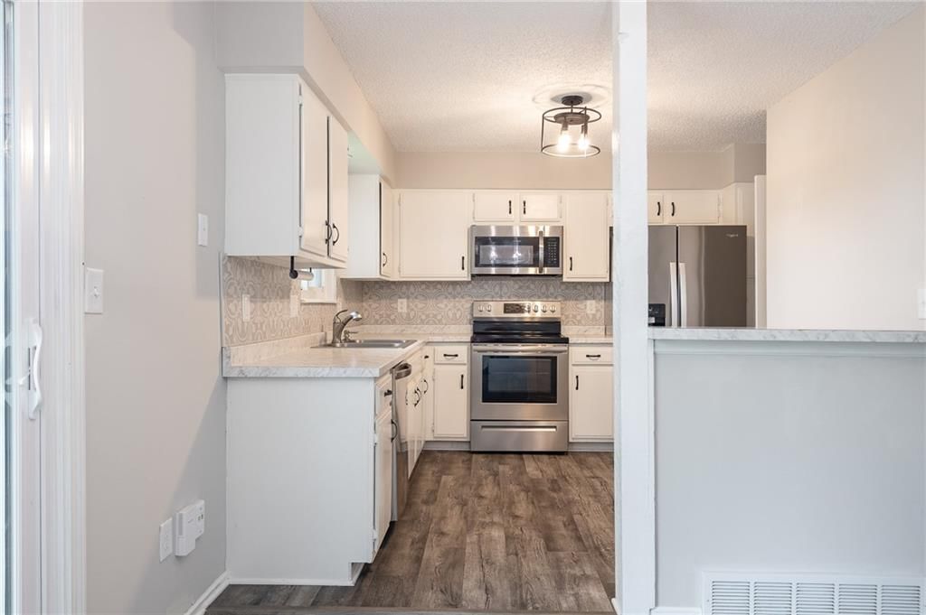 5722 N London Avenue — photo 10